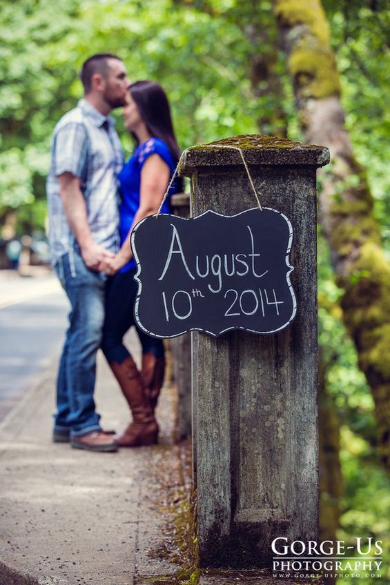 50-fall-save-the-date-engagement-photo-ideas-hi-miss-puff