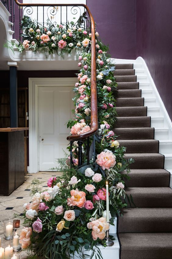 Wedding Staircase Décor Ideas