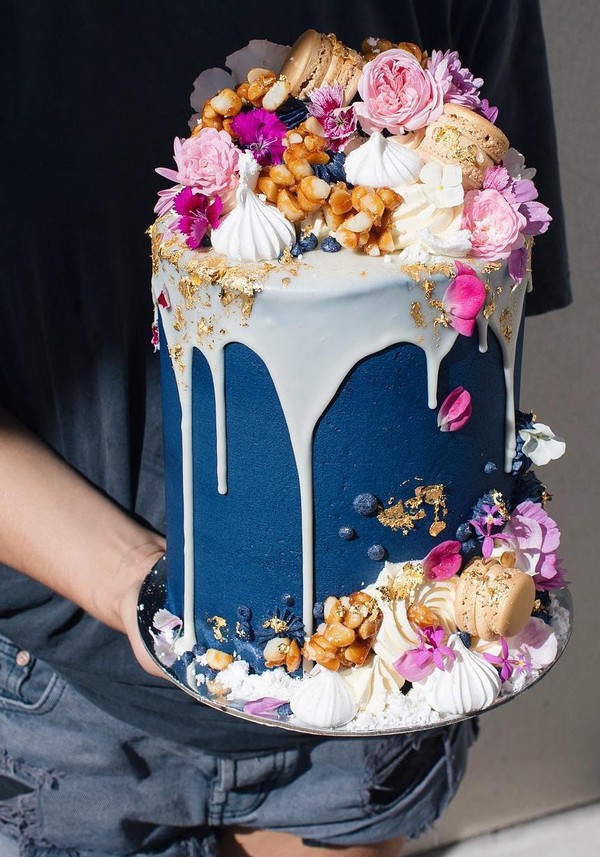 Dripped wedding cakes from tome 