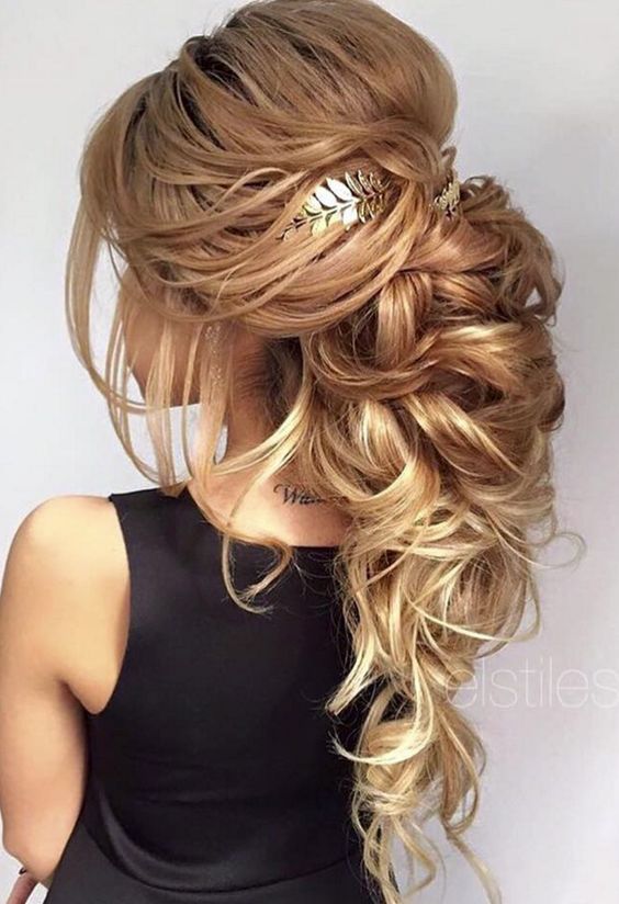 Elstile long wedding hairstyle idea with headpiece