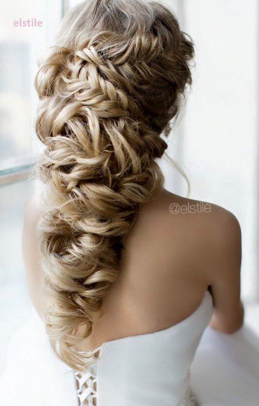 long wedding hairstyle idea via Elstile
