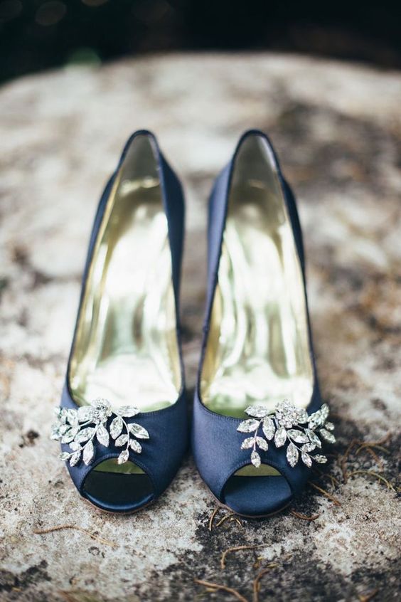 Gorgeous blue wedding shoes idea via Lisa Poggi