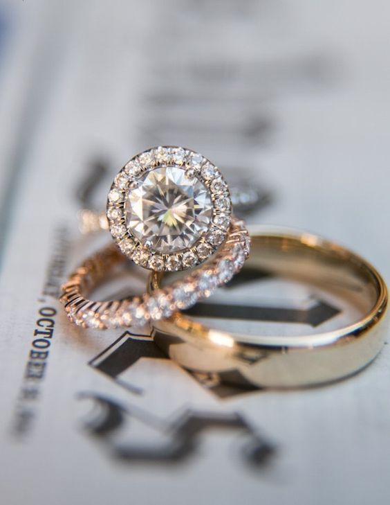 Gorgeous engagement ring. photo Samuel Lippke