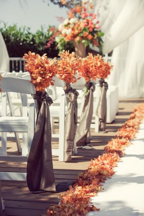 fall wedding ceremony idea via Leanne Pedersen Photographers