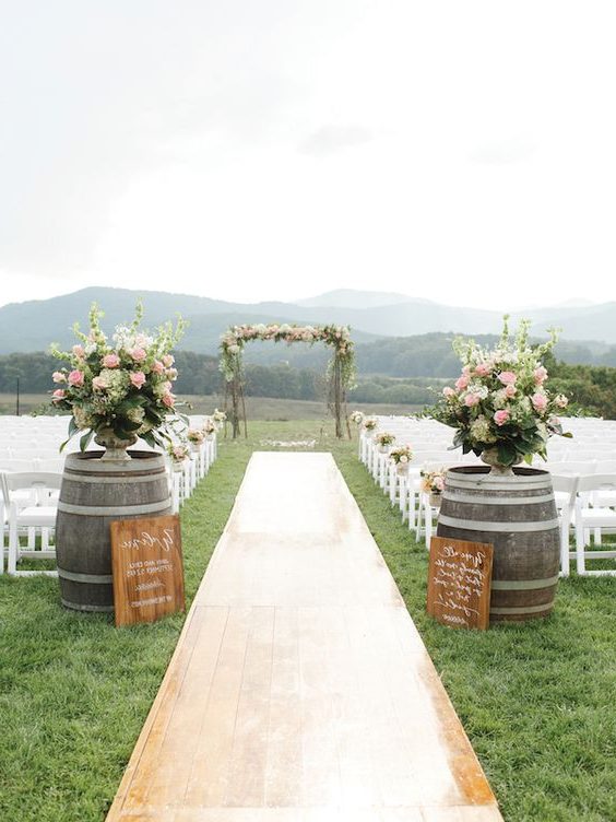 rustic country wedding aisle