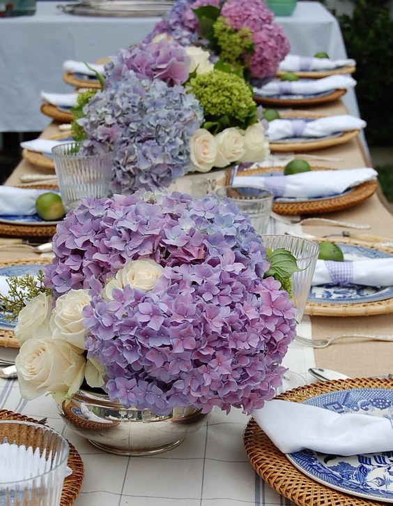 Blue Willow and purple hydrangeas wedding centerpiece