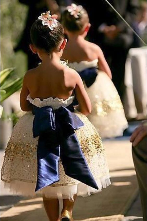 Flower girl dresses and hairstyles 28