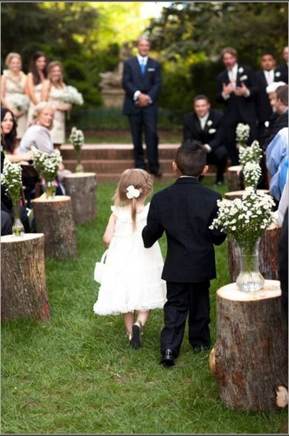 tree stump wedding aisle