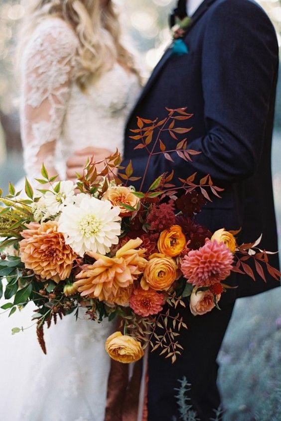 Rustic autumn bridal bouquet