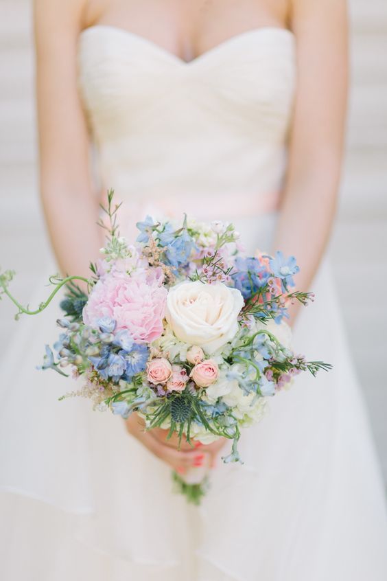Small wedding bouquets for spring summer weddings 13