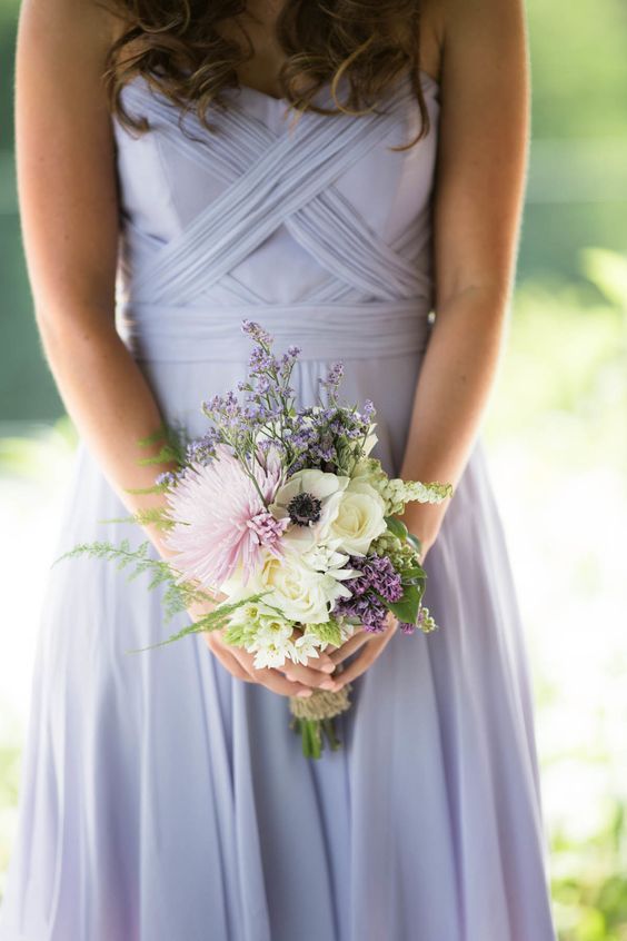Small wedding bouquets for spring summer weddings 32