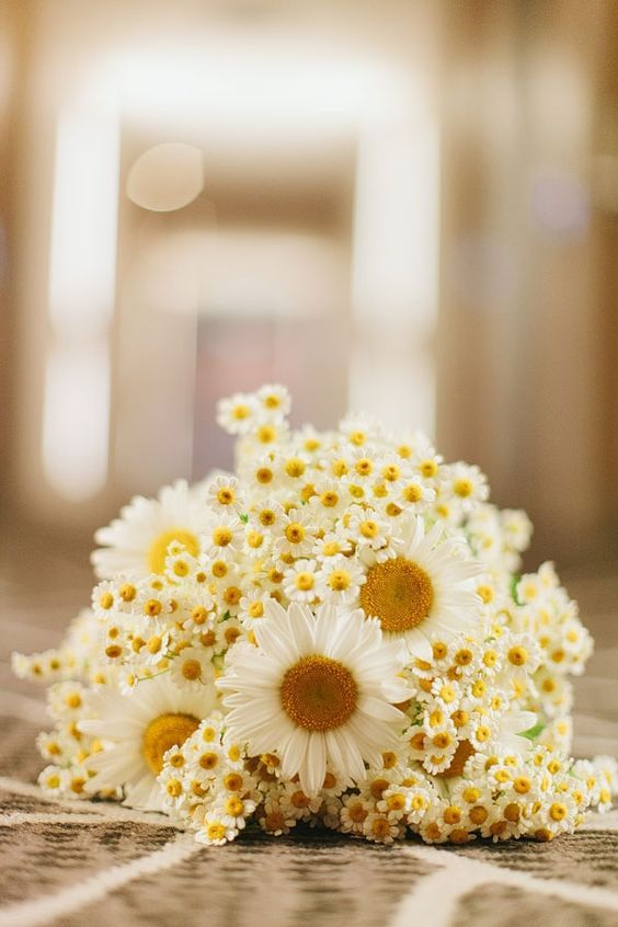 Small wedding bouquets for spring summer weddings 38