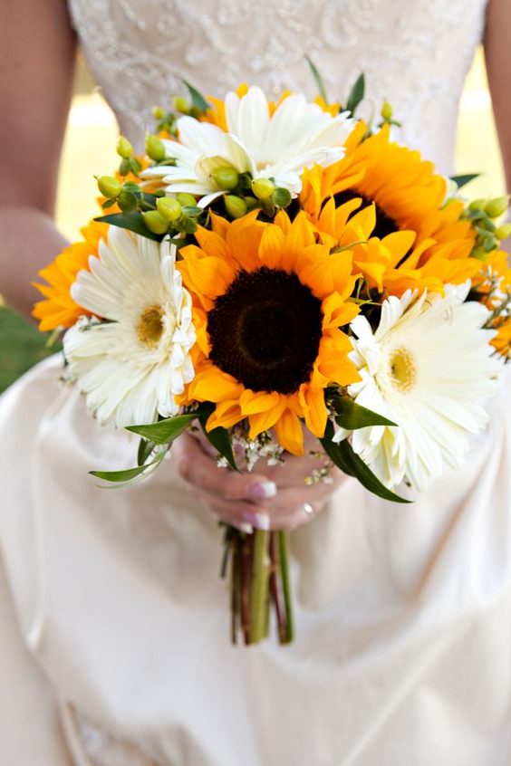 Sunflower Bouquet – great for a summer wedding