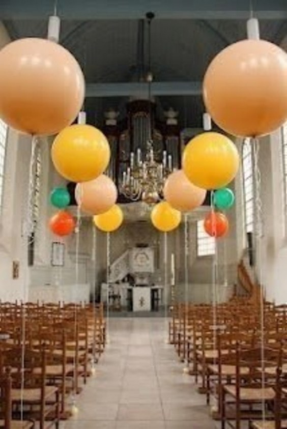 giant balloons wedding ceremony