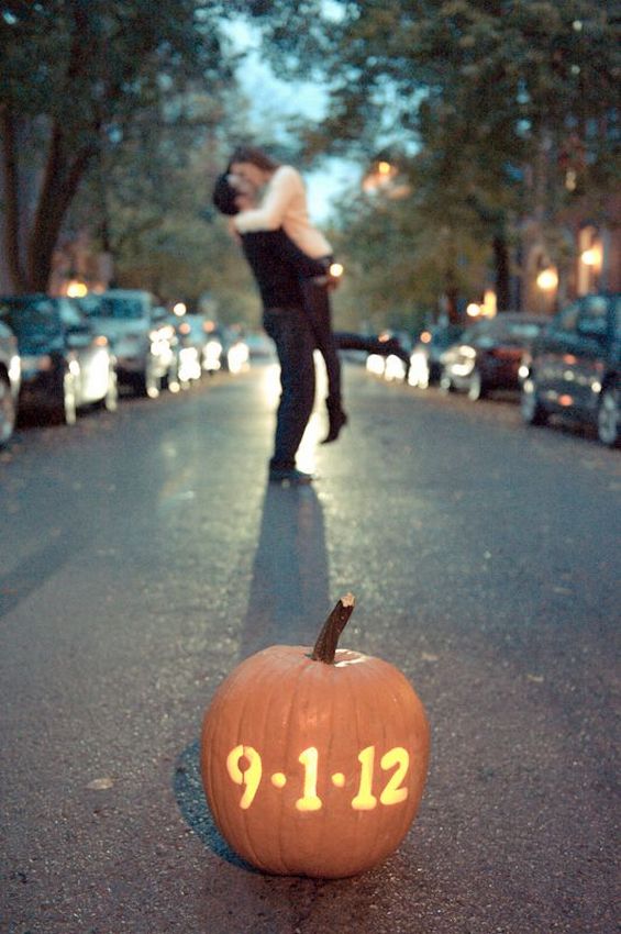 Fall Engagement Photo &  Save The Date Ideas 10