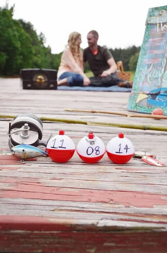 50 Fall Save The Date Engagement Photo Ideas Page 10 Hi Miss Puff 50-fall-save-the-date-engagement-photo-ideas-page-10-hi-miss-puff