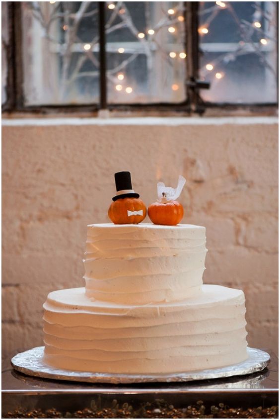 wedding cake with pumpkins