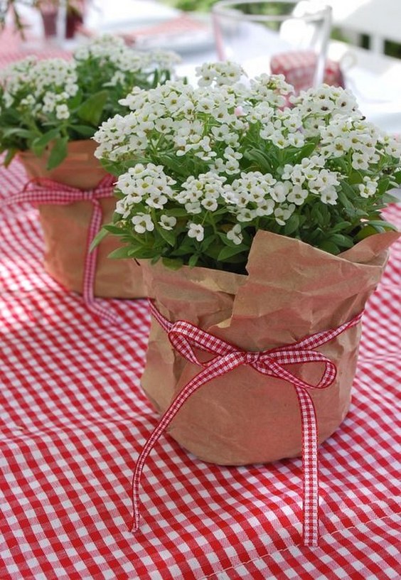easy floral wedding centerpiece