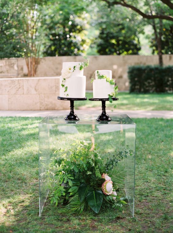 acrylic wedding cake stand table