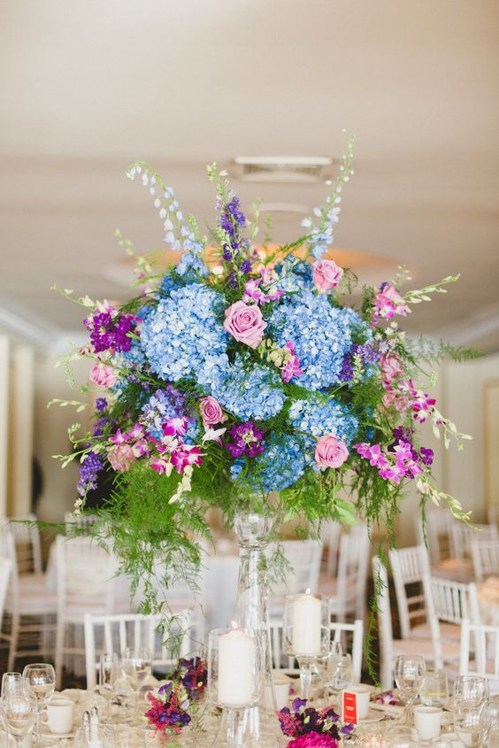 baby blue hydrangea and pink roses wedding centerpieces