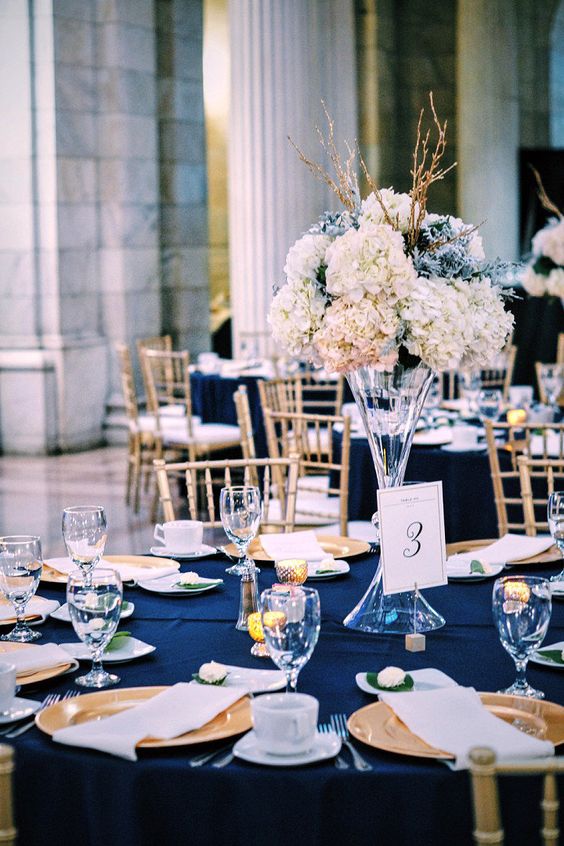 navy and gold wedding tablescape