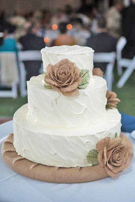 burlap wedding cake