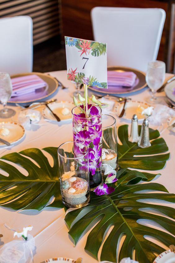 palm leaves tropical-themed wedding cake