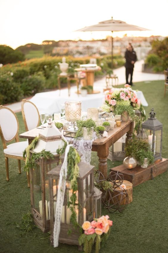 Swooning over this sweetheart table