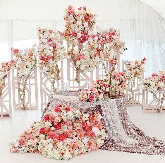 rose gold sweetheart table decor