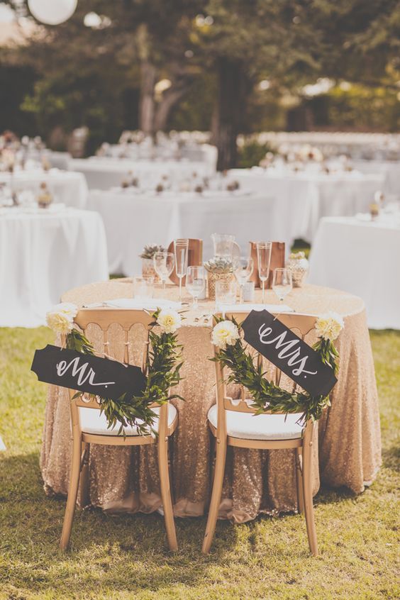 rose gold sweetheart table decor