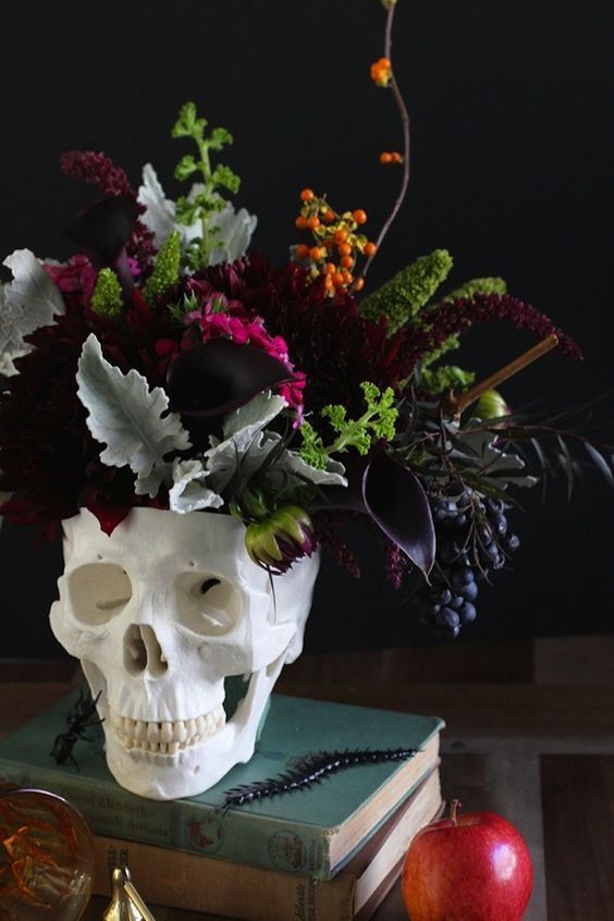 Rose and skull arrangement Hallowedding Mardi Gras centerpiece skull centerpiece Halloween decoration Halloween table decor