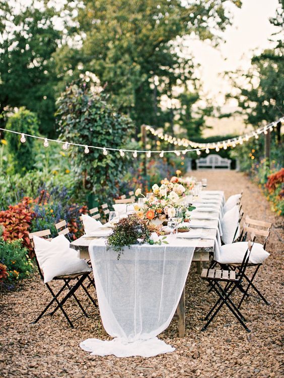 Outdoor Garden Wedding Decor Ideas 31