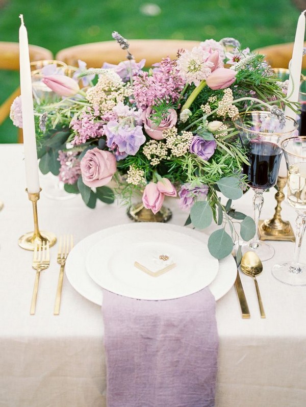 mauve and pink wedding table decor