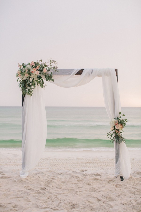 Simple beach wedding decor
