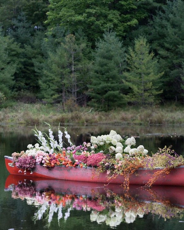cinnamon rose wedding boat 5