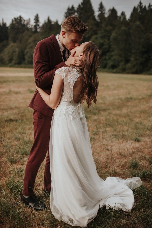 Wedding Kiss Photo Ideas 17
