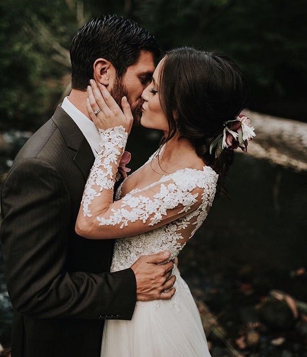 Wedding Kiss Photo Ideas 18