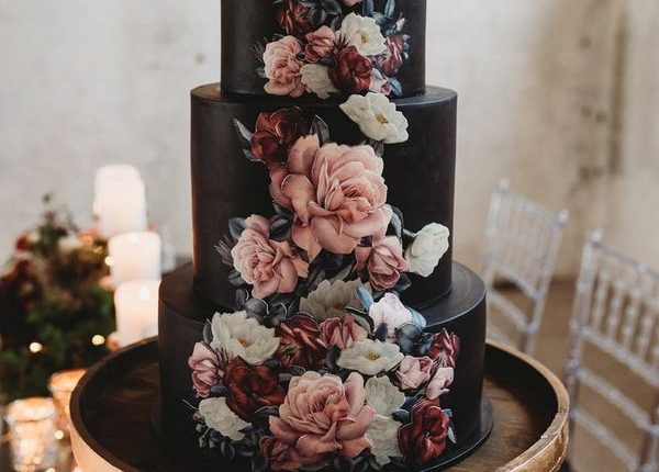 Dusty rose printed black wedding cake