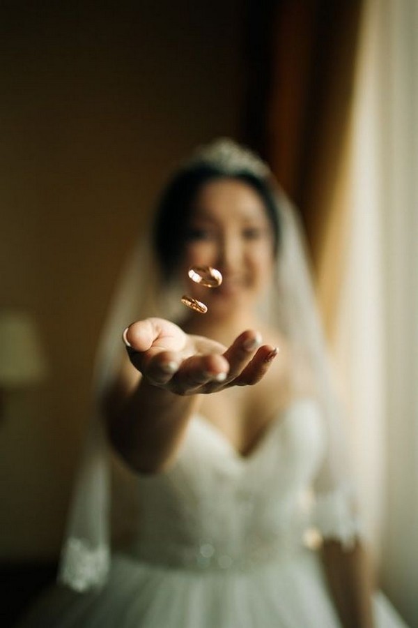 Top 20 Romantic Wedding Photo Pose Ideas – Hi Miss Puff