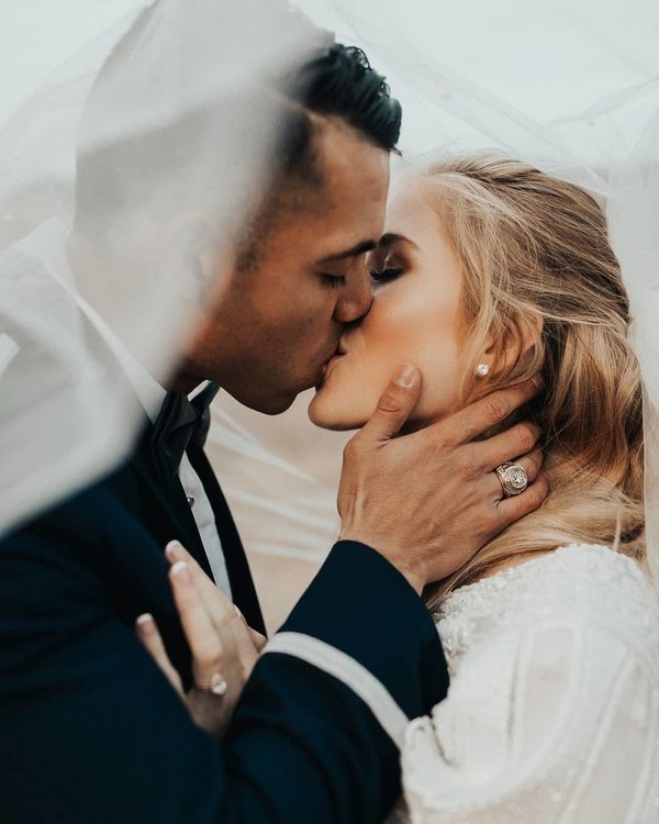 Picture Perfect Bride & Groom Poses for the Dreamy Wedding Shoot