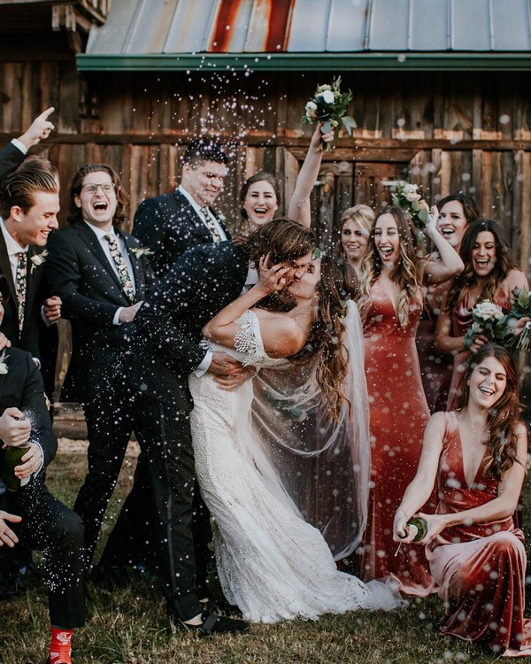creative wedding photography ideas with your bridesmaids and groomsmen – – funny wedding pose ideas, bridesmaid photos, groomsmen wedding photo ideas, Creative wedding photography