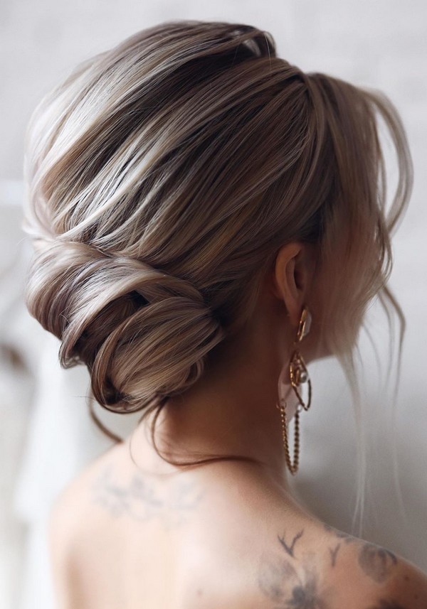 20 Trendy Low Bun Wedding Updos And Hairstyles Hi Miss Puff