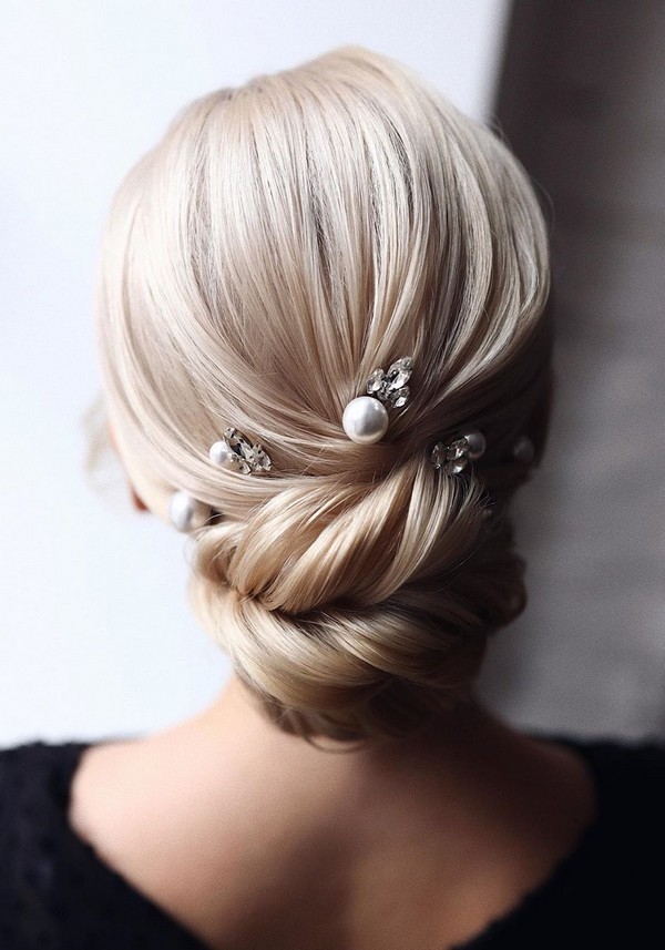 20 Trendy Low Bun Wedding Updos and Hairstyles Hi Miss Puff