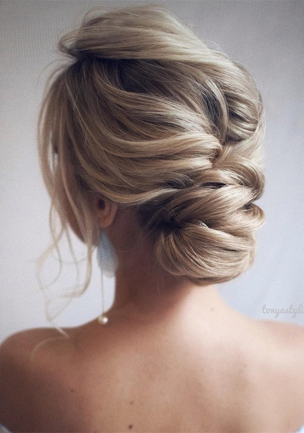 20 Trendy Low Bun Wedding Updos And Hairstyles Page 2 Hi