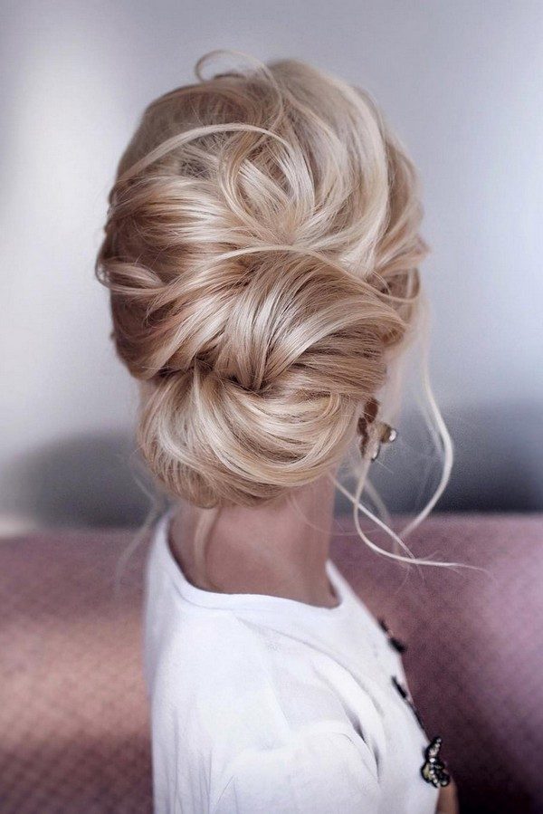 20 Trendy Low Bun Wedding Updos And Hairstyles Hi Miss Puff