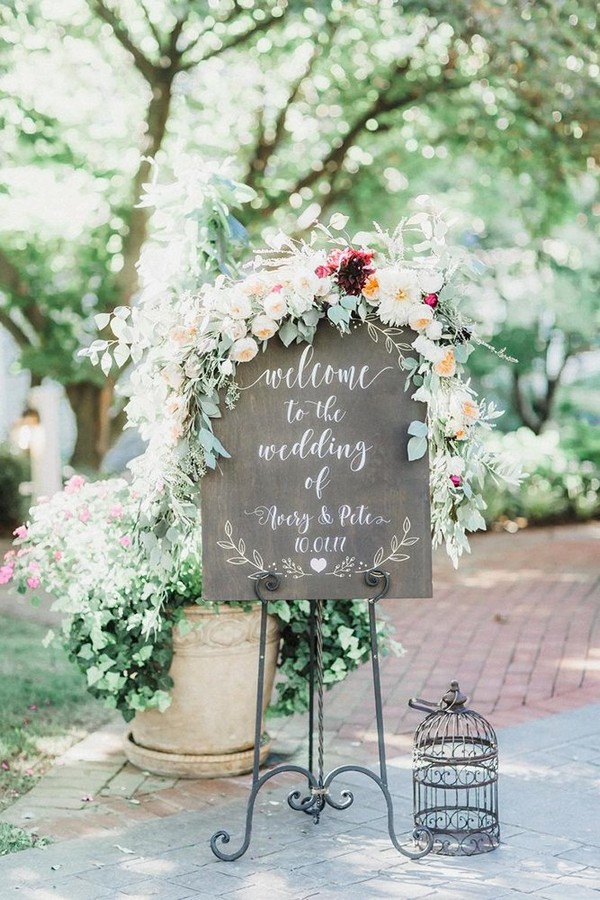 rustic wedding ideas sign with flowers