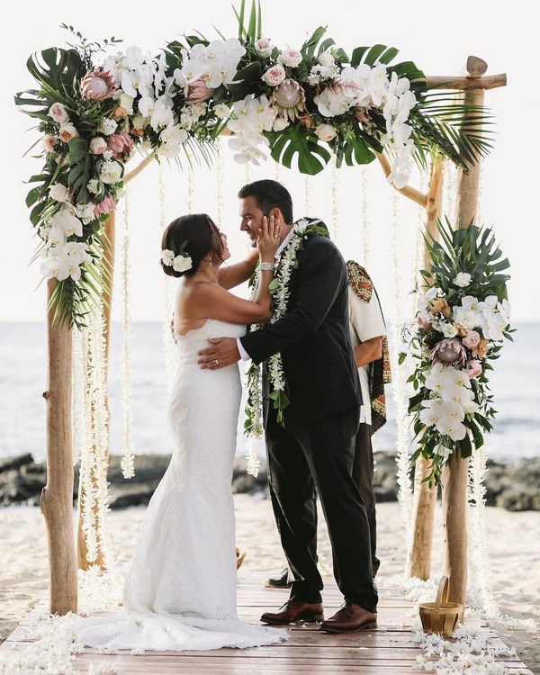 Featured image of post Tropical Wedding Arch Flowers