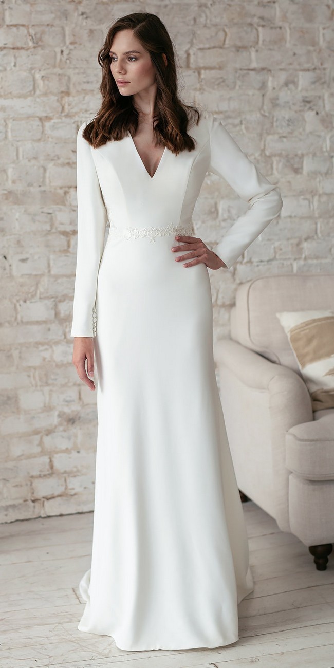Minimalist Long Sleeve Wedding Dress_cr