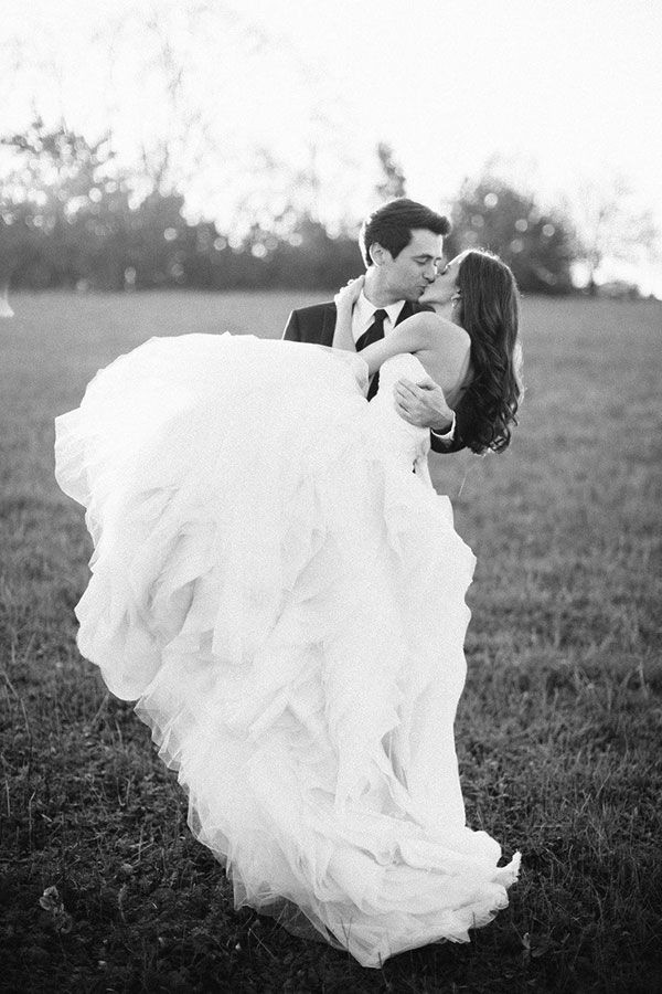Elegant Black and White Wedding Photography Ideas 24
