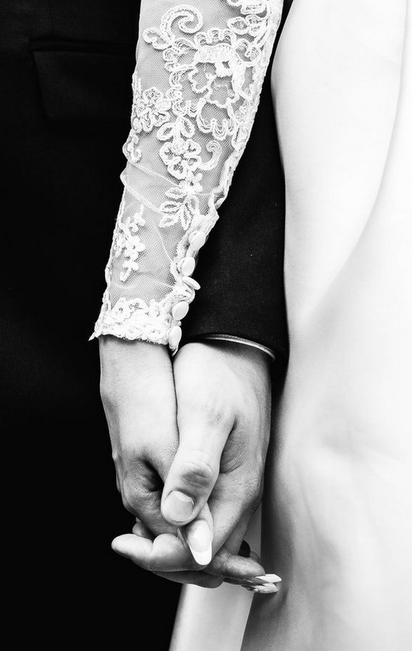 Elegant Black and White Wedding Photography Ideas 29